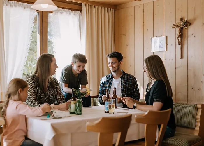 Gasthuis Haus Alpenrose 3*